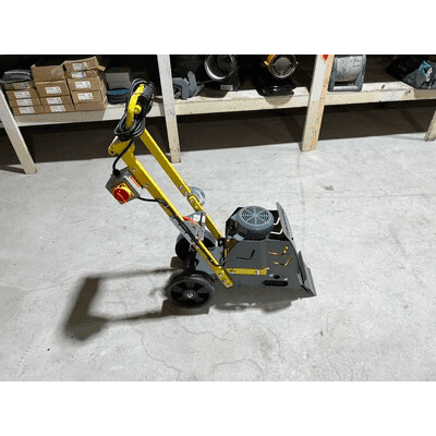 TOMAHAWK TILE/FLOOR SCRAPPER TOMAHAWK TILE/FLOOR SCRAPPER
