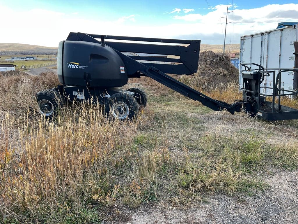 45' Articulating Manlift (Gas)