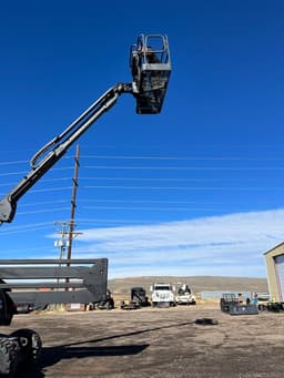 45' Articulating Manlift (Gas) 45' Articulating Manlift (Gas)